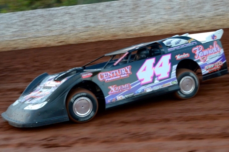 Chris Madden gets up to speed at Cleveland before his $3,500 victory. (mikessportsimages.net)