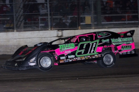 Michigan native Rusty Schlenk heads for victory at Kankakee. (Jim DenHamer)