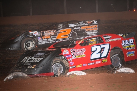 Winner Brady Smith (2) battles Jake Redetzke (27) at Proctor Speedway. (chrisburback.com)