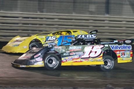 Steve Francis (inside) and Brian Birkhofer (outside) battle for second. (Barry Johnson)