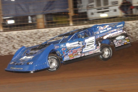 Josh Richards makes his way around The Dirt Track at Charlotte. (pbase.com/cyberslash)