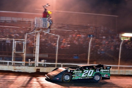 Jimmy Owens takes the checkers at Lone Star Speedway. (thesportswire.net)