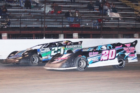 Kevin Sitton (20) works on leader Jay Brunson (23B) at Battleground. (ronskinnerphotos.com)