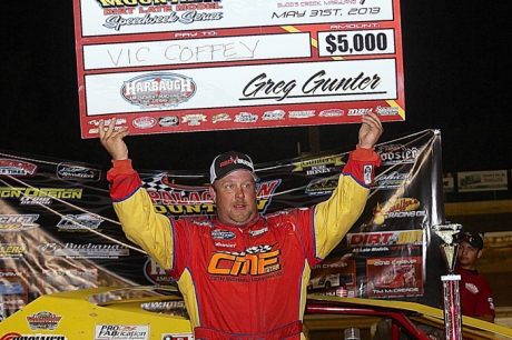 Vic Coffey earned $5,000 for his first Appalachian Mountain Speedway victory. (Shaun Lawrence)