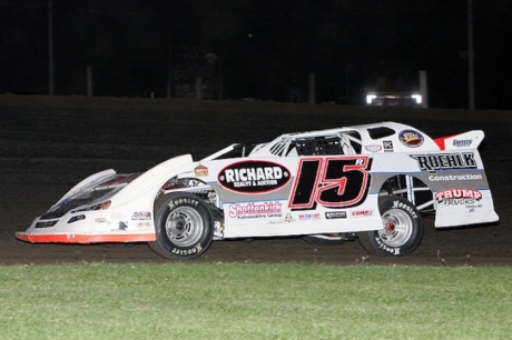 Brian Harris heads to victory at Cedar County Raceway. (mikerueferphotos.photoreflect.com)