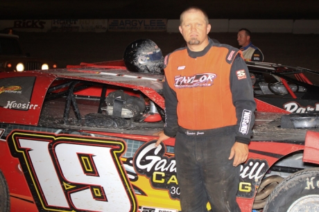 Bumper Jones won at Southern New Mexico Speedway. (jimrosasphotography.com)