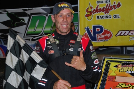 Eric Jacobsen enjoys victory lane. (photobyconnie.com)