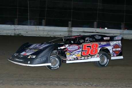 Dave Eckrich hustles toward his first Corn Belt Clash victory. (mikerueferphotos.photoreflect.com)