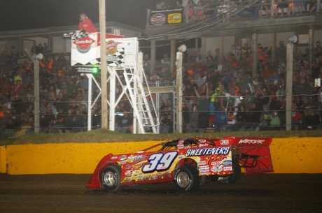 Tim McCreadie takes the checkers. (chrisburback.com)