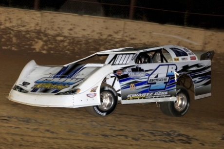 Jackie Boggs heads for a heat race victory at Brushcreek. (rdwphotos.smugmug.com)