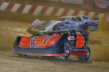 Eddie Carrier Jr. (28) and Jackie Boggs (4) both claimed $10,000 victories. (sraracingphotos.com)