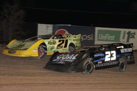 John Blankenship (23) overtakes Billy Moyer (21). (ZSK Photography)