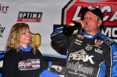 Lucas Oil champ Don O'Neal celebrates. (rickschwalliephotos.com)