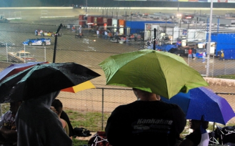 Steady evening rain postponed the World 100 to Sunday at 1 p.m. (DirtonDirt.com)