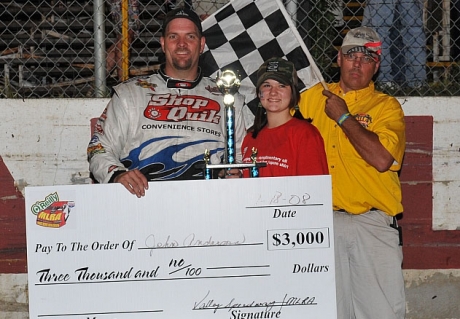 John Anderson picks up his awards. (fasttrackphotos.net)