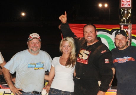 Dennis Franklin celebrates at Screven. (carlsonracephotos.com)