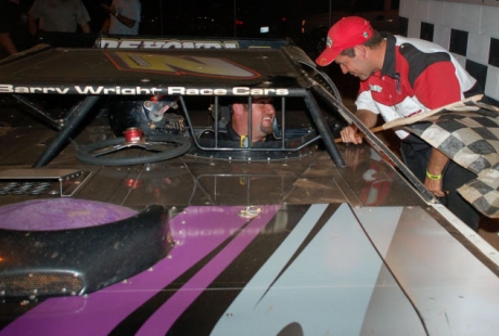 Ray Cook welcomes Franklin to victory lane. (mikessportsimages.net)