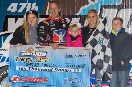 Darrell Lanigan enjoys victory lane. (heathlawsonphotos.com)