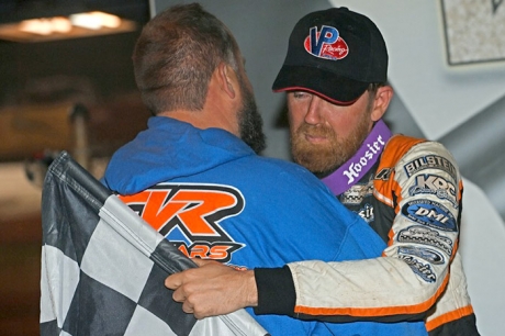 Matt Henderson in victory lane. (Brian McLeod/Dirt Scenes)