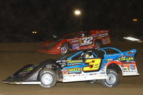 Brian Shirley (3S) races with Bobby Pierce (32). (Mike Ruefer)